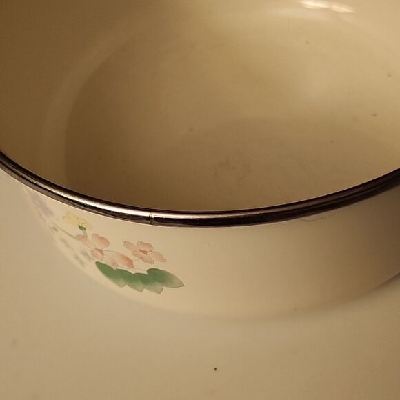 Floral Enamel Bowl - Cream with Pastel Flowers - Picture 3 of 6